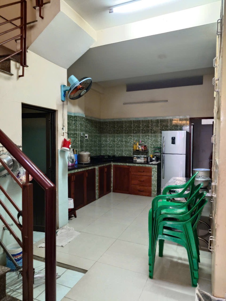 Nhà mặt tiền khu phân lô Cư xá Phú Lâm D Q6, 3 Tầng 4PN, DT 70.2 m2,Giá 9 tỷ 750 (còn TL)
